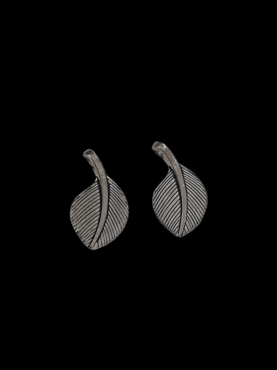 Antique silver Metal Charm - leaf set of 2