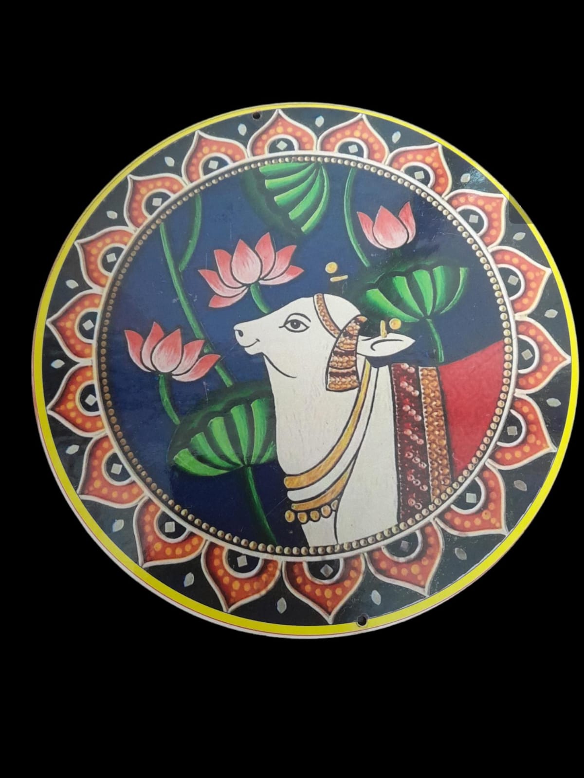 MDF round Print 6" - cow with lotus