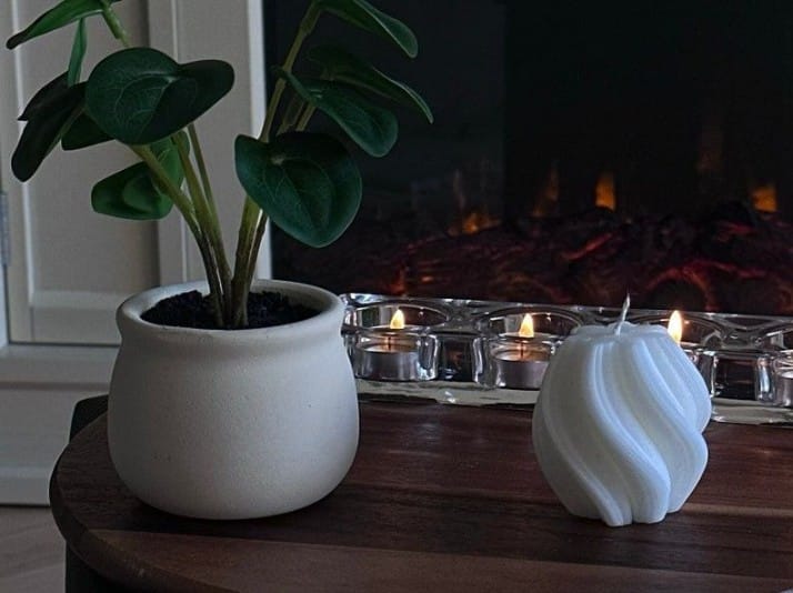 Wave Twisted Candle