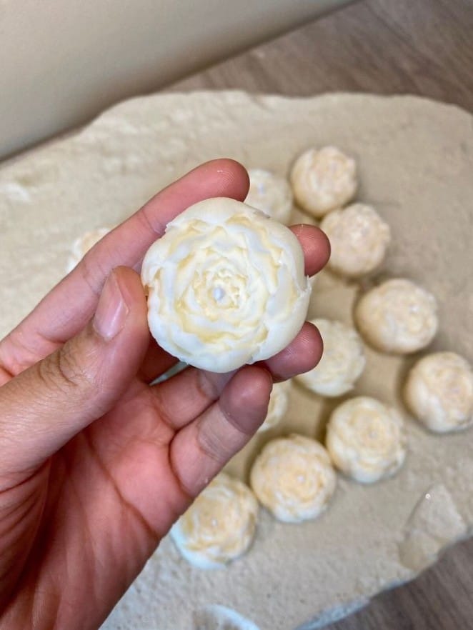 3D Rose Bud Flower Candles - set of 6