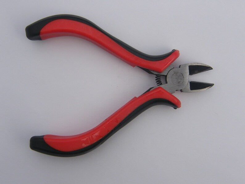 4.5" Cutting Plier