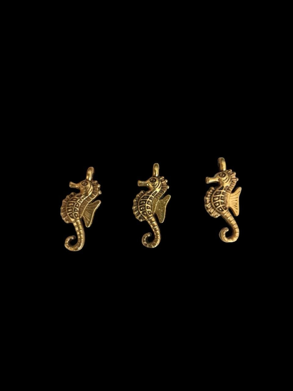 Antique gold Metal Charm - Sea horse