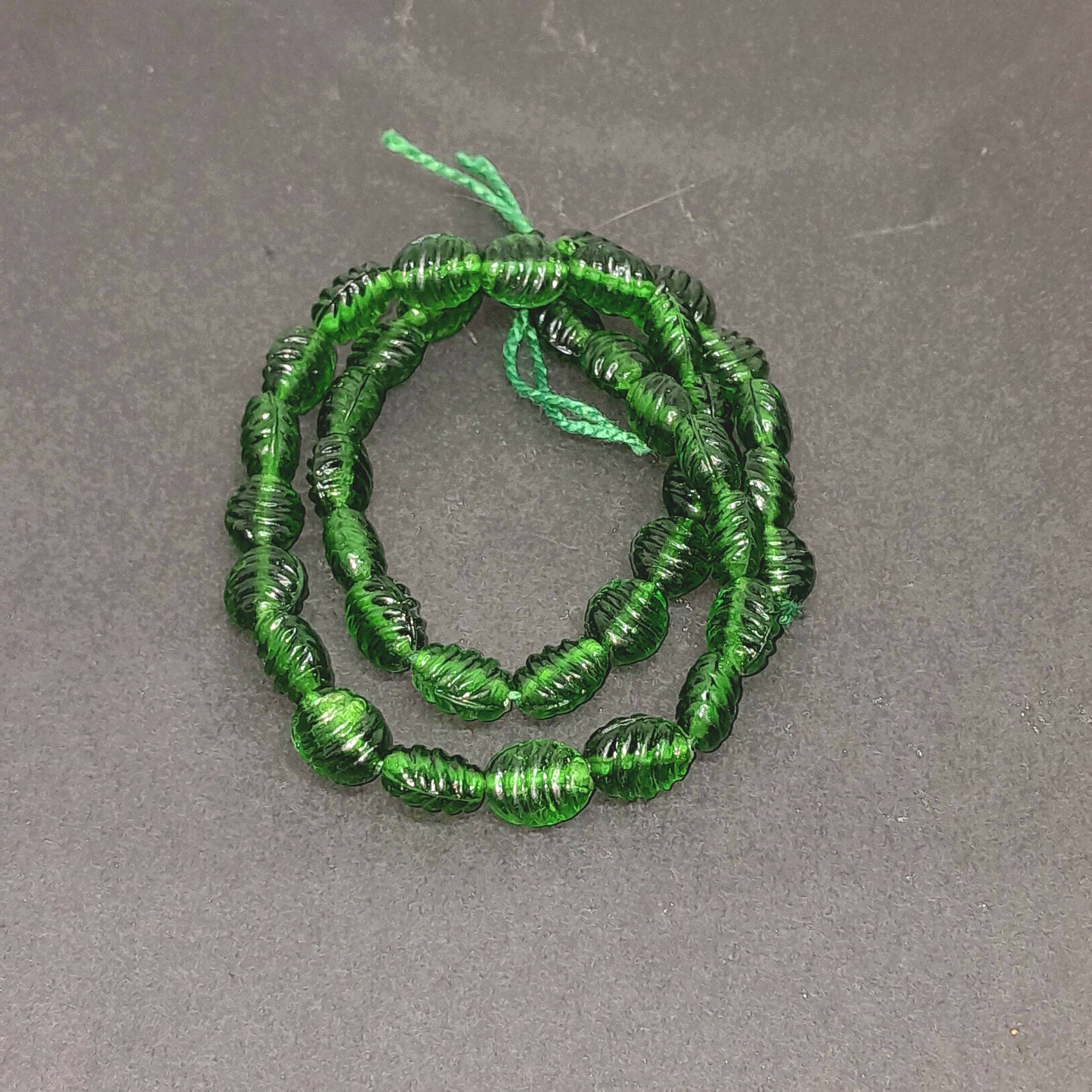 BHIVE Pattern Glass Beads