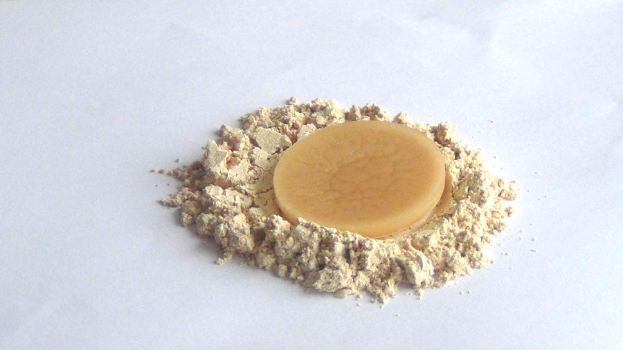 Bestow Charms - Ivory Silk Pearl Pigment - 10gms