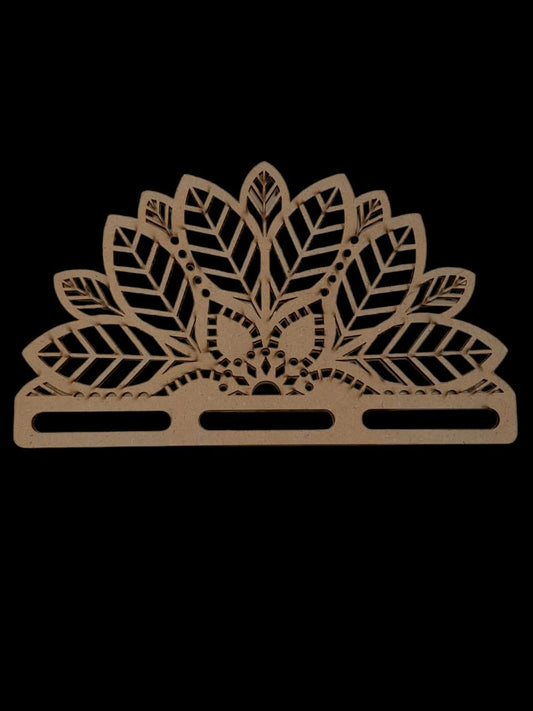 Leaf design macrame frame