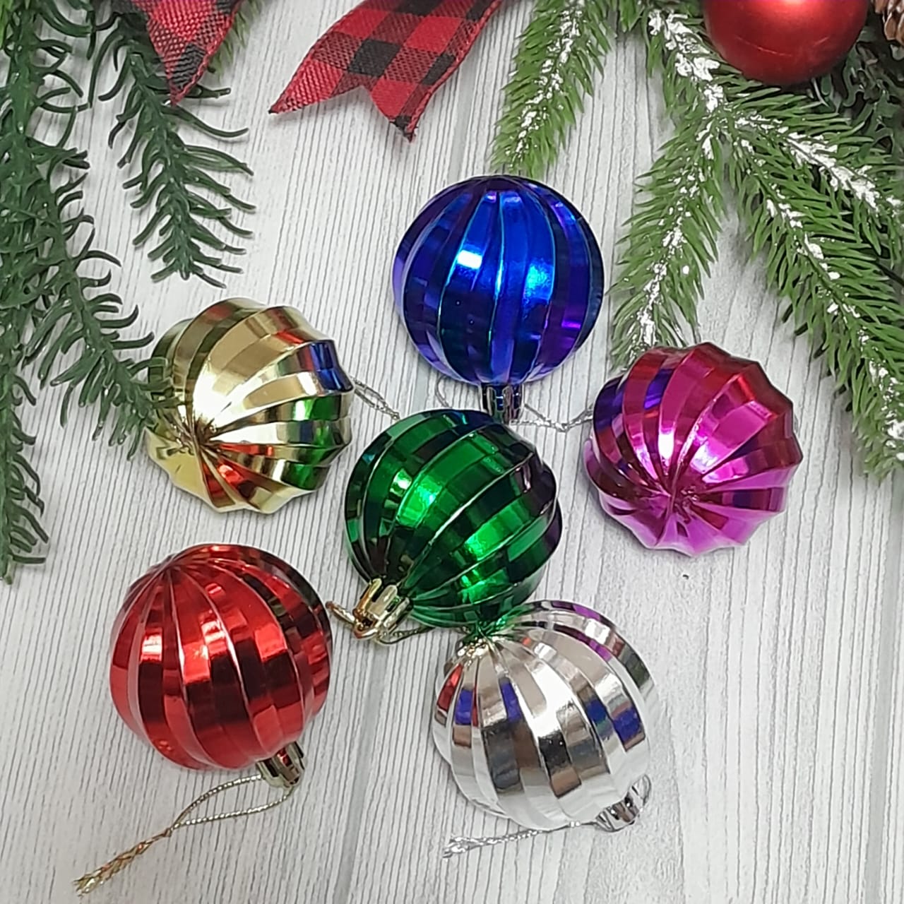 Multicolor Twisted Ornament