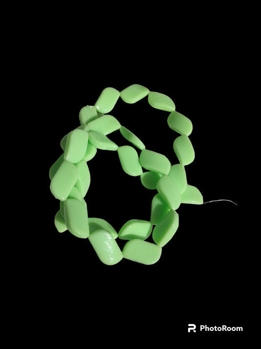 Plastic Beads | Flat Twisted Diamond